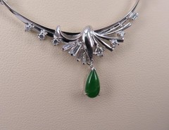 Vintage 0.75 Green Jadeite Jade 0.50ct Diamond Platinum Necklace