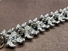 Vintage 1950’s-1960’s? Rhodium Plated Flower Plaque Link 7″ Costume Bracelet
