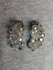 VTG PAIR 1 1/4” AB CRYSTAL & RHINESTONE CLIP BACK EARRINGS- Costume Jewelry