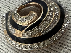 Black & Rhinestone Gold Tone Swirl Brooch Angel Jewelry Co Stamped Vintage
