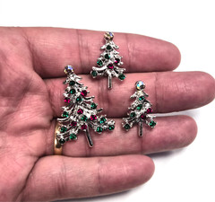 Vintage 90’s Rhinestone Christmas Tree Pin / Brooch Clip On Earring Set