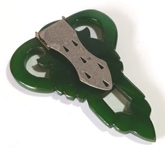 Vintage (Antique?) Carved Dark Green Bakelite Dress Fur Clip 2.5″