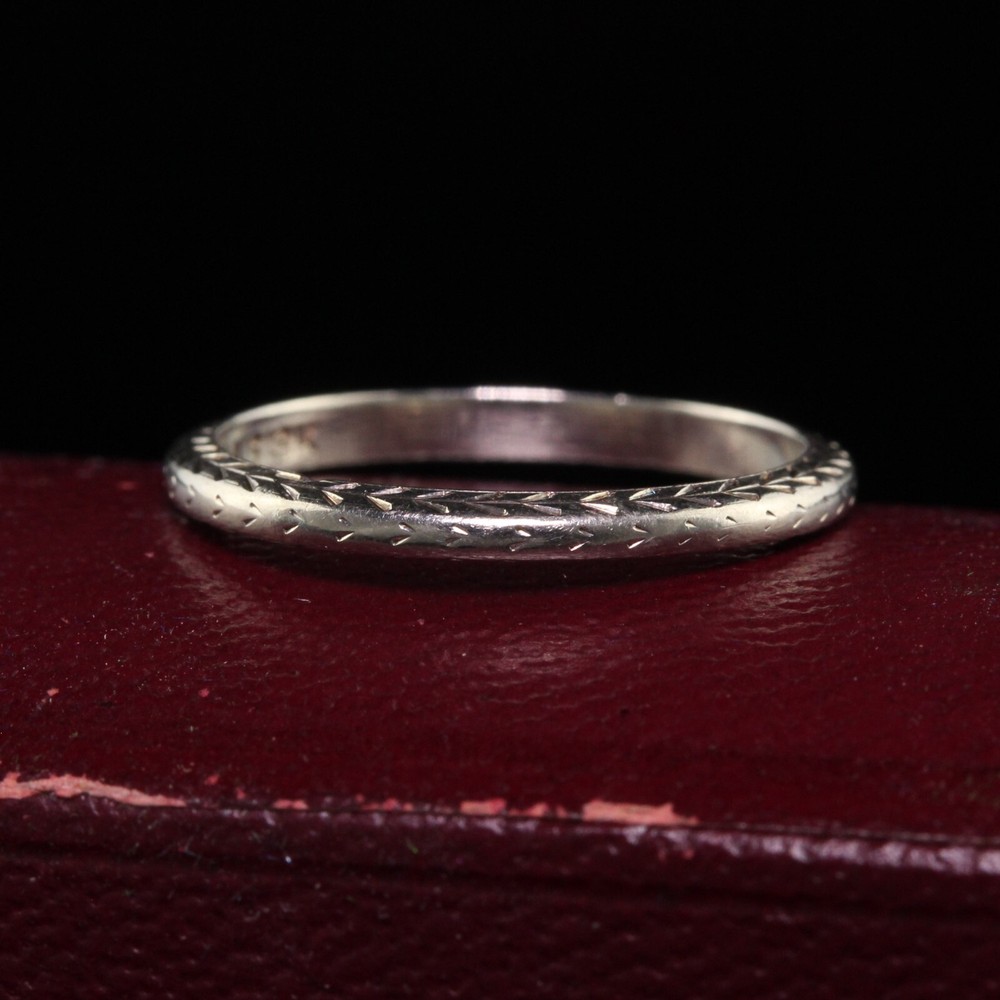 Antique Art Deco Belais 18K White Gold Engraved Wedding Band – Size 5