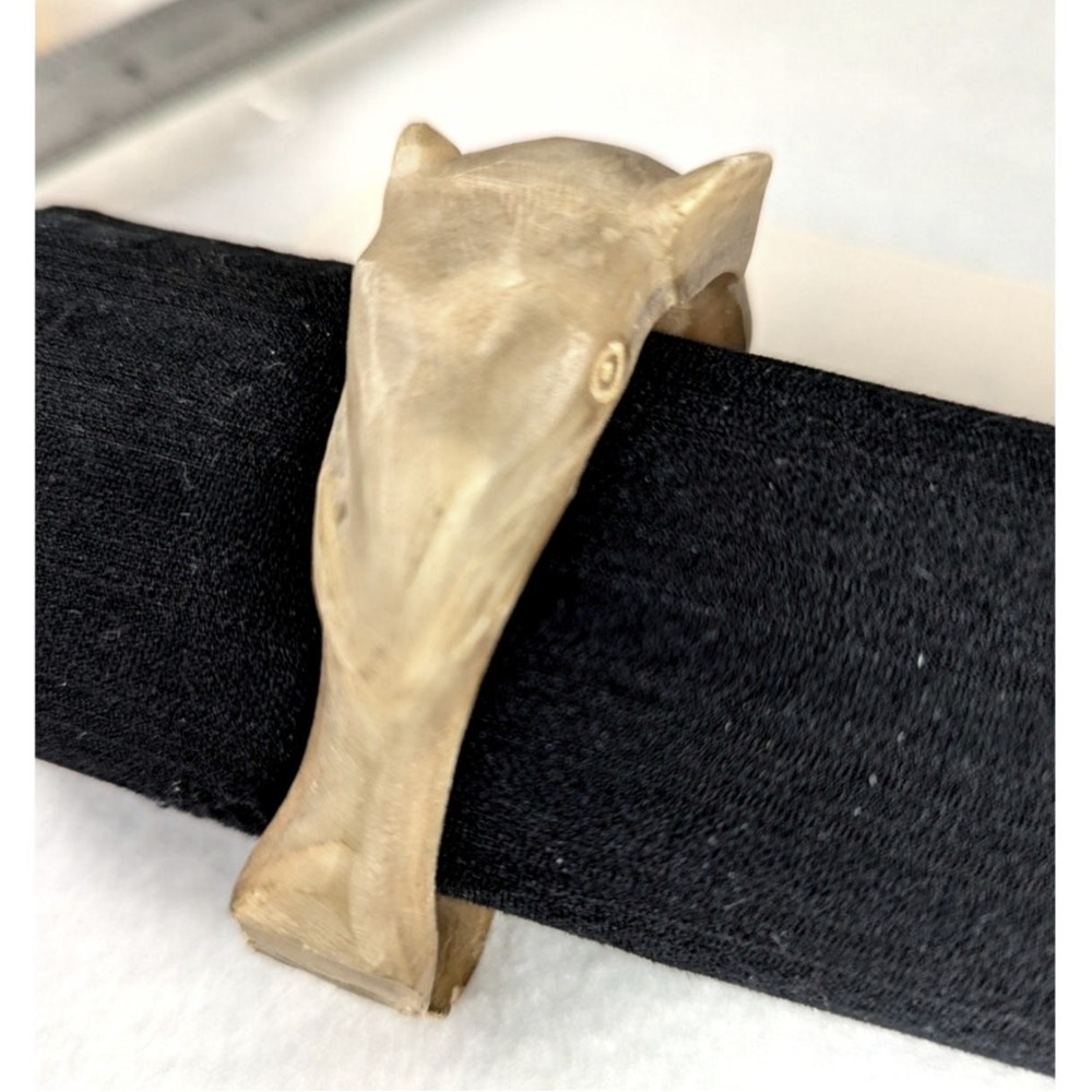 Hand Carved small bracelet from Africa 6″ inside circumference Elephant vintage