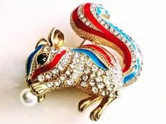PATRIOTIC SQUIRREL BROOCHCostume Pearl Nut.Red/White/Blue Enamel Rhinestone Pin!