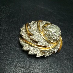 Vintage Jewlery Signed JOMAZ Clear Rhinestones Pin Brooch. 8216