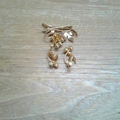 Vintage Amethyst Van Dell 12kt Goldfilled Pin and Earrings Set in Original Box