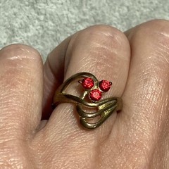 Vintage Ring Size 6.5 Red Crystal Rhinestones Estate Jewelry Pre-Owned Scrolls