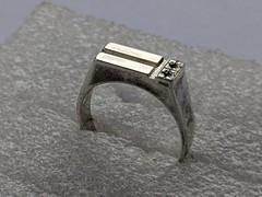 Vintage men’s Signet ring sterling silver 925 Size 11 Weight 4.89 g Black gems.