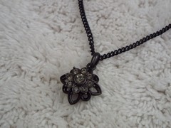 Gunmetal Rhinestone Flower Pendant Necklace (J25)