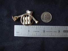 VINTAGE STERLING SILVER STAMPED 925 FRENCH HORN 3 DIMENSIONAL/FIGURAL PENDANT