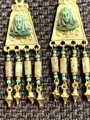 NEW ITEM*ARTISAN*EGYPT REVIVAL CZECH NEIGER GLASS PHARAOH CHANDELIER EARRINGS.g