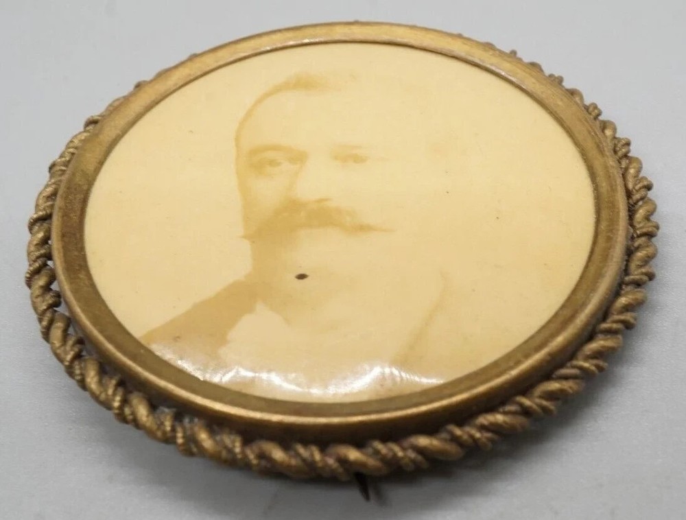 c1890s MOURNING BROOCH w/ Original Photo Deceased Antique Dead Photograph