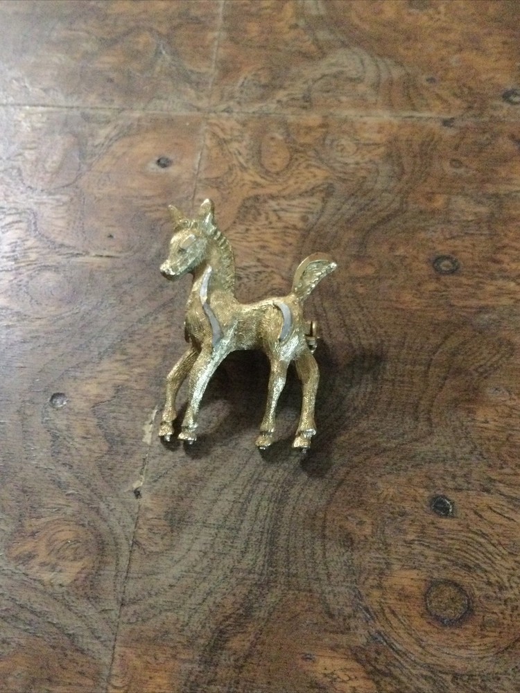 Vintage Gold Tone Pony Horse Costume Jewelry Brooch Pin Statement Piece