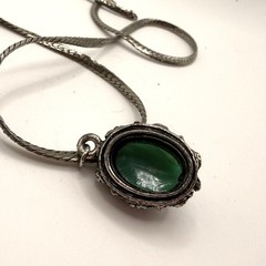 Vintage Silver Tone Faux Jade Cabochon Pendant Necklace Ornate Setting
