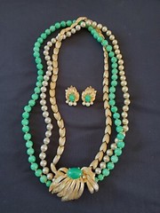 Vtg Gold Jade Glass Faux Pearl Green Mogul 3 Strand Necklace Earrings Set
