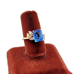Vtg Sz 8 Ring Blue Clear Cubic Zirconia Beautiful Jewelry Elegant Glam Signed A