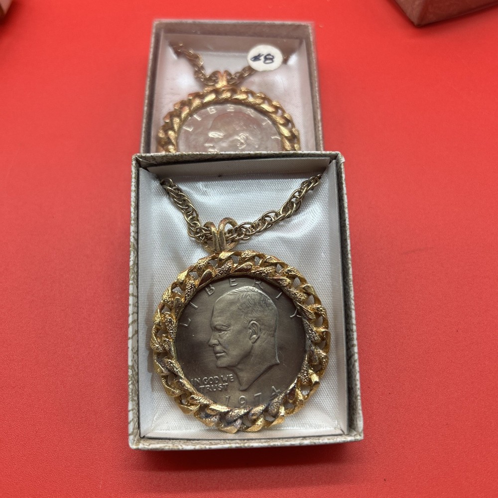Cool Vintage Old Stock 1974 Eisenhower Dollar Necklace Gold Tone Pedant