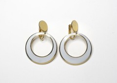 Vintage Gold Tone & White Hammered Round Dangle Hoop Clip-on Lobe Earrings