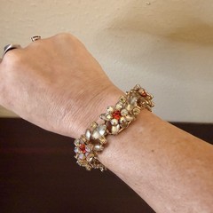 Vintage Juliana D&E Bracelet Frosted White Satin Glass Electric Orange Red AB