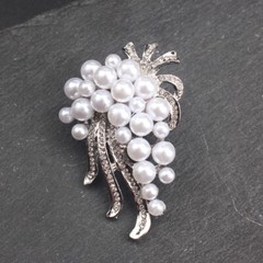 Fashionable Three-dimensional Floral Brooch Antique Jewelry GiftAccessories