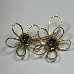 Gold Tone Metal Wire Abstract Modernist Flower Brooch Vintage 3″ X 2.4″