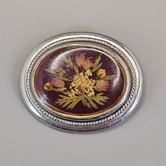 Vintage Dried Flower Brooch Brown Oval Silver Tone Resin 1 3/8″
