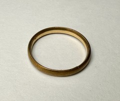 2 Vintage Gold Shell Rings, Unknown Sizes & No Stone