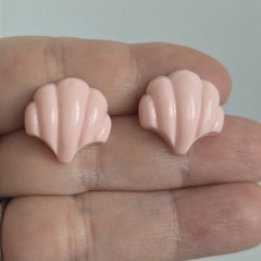 Vtg Pink Lucite Clam Shell Stud Earrings Mermaidcore Beachy Nature