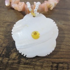 Vintage Shell Necklace Flower Pendant Beach 18 Inch