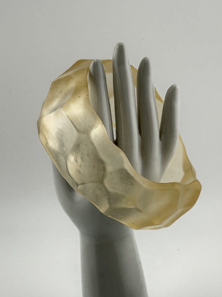 Vintage Lucite Pale Yellow Faceted Bangle Bracelet Pinhole Bubbles 7.5”x1” 41.4g