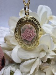 Mauve Peach Vintage DARK ROSE Cameo Locket Pendant Necklace Woman Gold Spring
