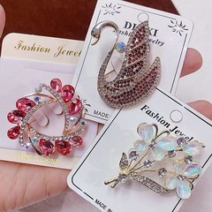 20Pcs Wholesale Brooch Pins Lot Random Rhinestone Crystal Flower Scarf Buckle