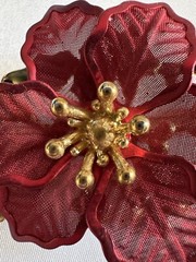 VINTAGE KC KENNETH COLE RED MESH POINSETTIA GREEN ENAMEL PIN BROOCH W3