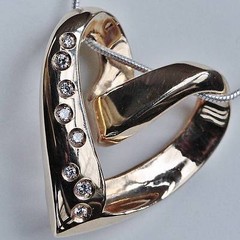 14k yellow gold slide pendant heavy 0.17ct natural diamond open heart 7.4gr