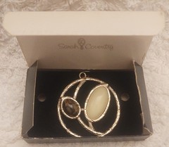 Vtg.1974 Sarah Coventry Desert Flower Pendant In Sarah Coventry Box Modern Boho