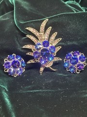 Vintage WEISS Heliotrope Rivoli Rhinestone Brooch Earrings Set Thistle