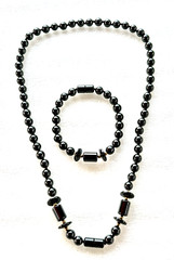 VINTAGE SET HEMATITE STONE BEADED 23″ NECKLACE & 8.25″ BRACELET – HAND KNOTTED