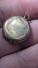Vintage Victorian Gold Filled Round Photo Locket Pendant Etched Flower Mono