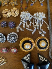 Jewelry Repair Lot 50+ Very Nice Many Signed Missing Rhinestones Resell Harvest