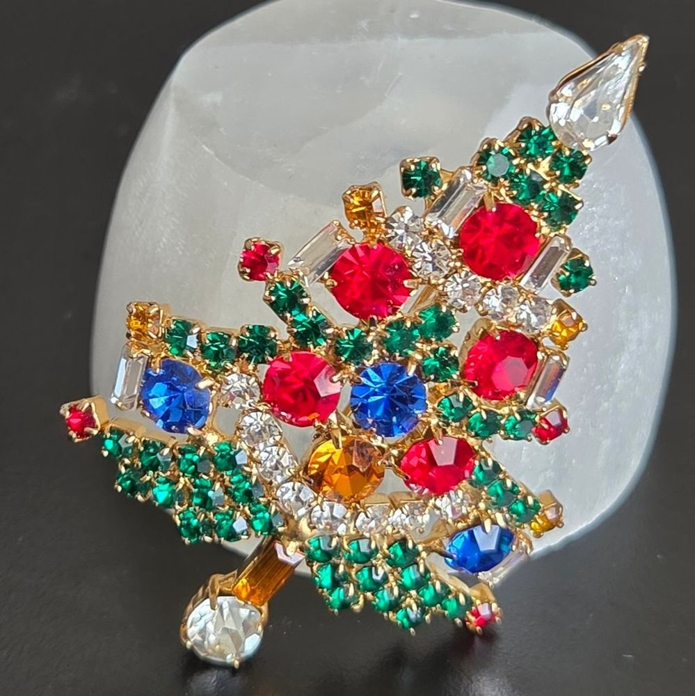 Vintage marked No lead gold tone and multi rhinestone Christmas tree pin brooch