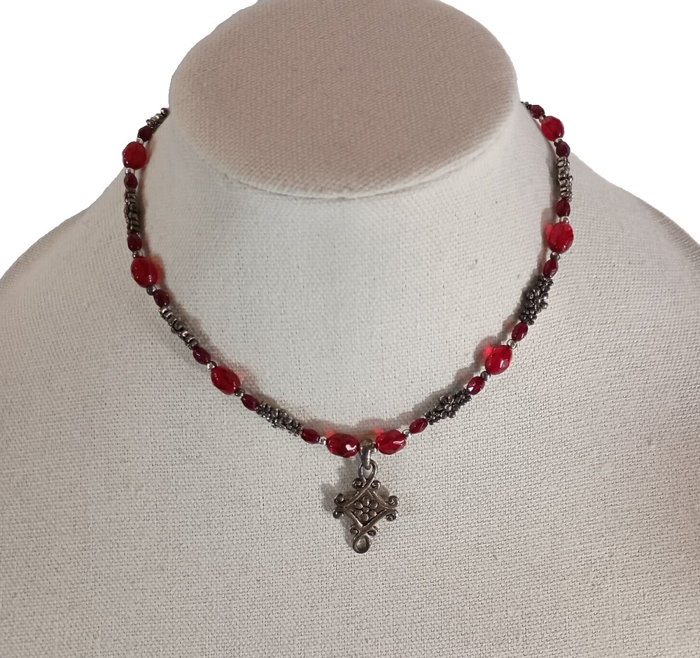 Cookie Lee Red Faceted Glass Silver Tone Daisy Beads Pendent Necklace 9 1/2″ NWT