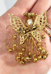Vintage Gold Tone Wire Christmas Angel Pin Brooch Faux Pearls