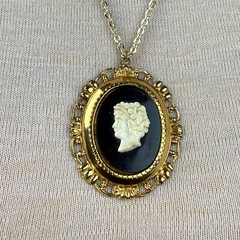 Vintage Black & White Cameo Pendant Necklace Gold Tone Germany Clasp 23″