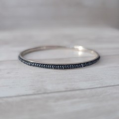 Vintage Bracelet Bangle – Dark Seed Beads on Metal 8.5″