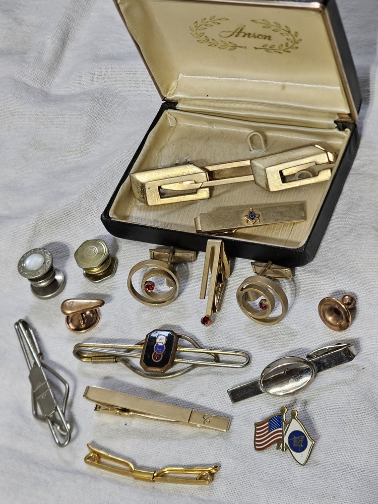 Lot Of Cufflinks, Tie Clips Collar Bar – 16 Pieces Some Signed Anson Phili Badge