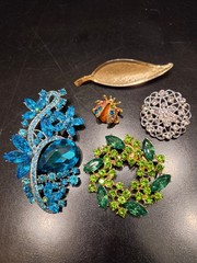 Vuntage To Now Goldtone Leaf Rhinestone Flower Floral Bouquet Brooch Lot 293-162