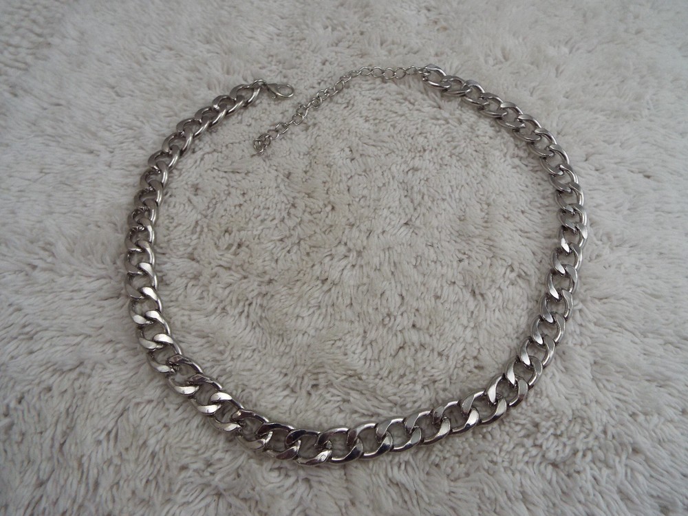 Silvertone Curb Chain Necklace (B8)