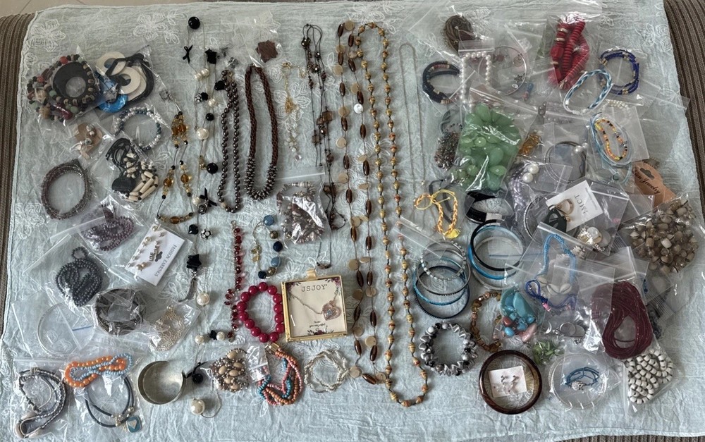 Huge Vintage Costume Jewelry Lot. $900+ Retail. Too For Pictures-107 Pieces