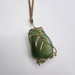 Vintage Artisan Gold Tone Wire Wrapped Jade Pendant Necklace Healing Green Stone
